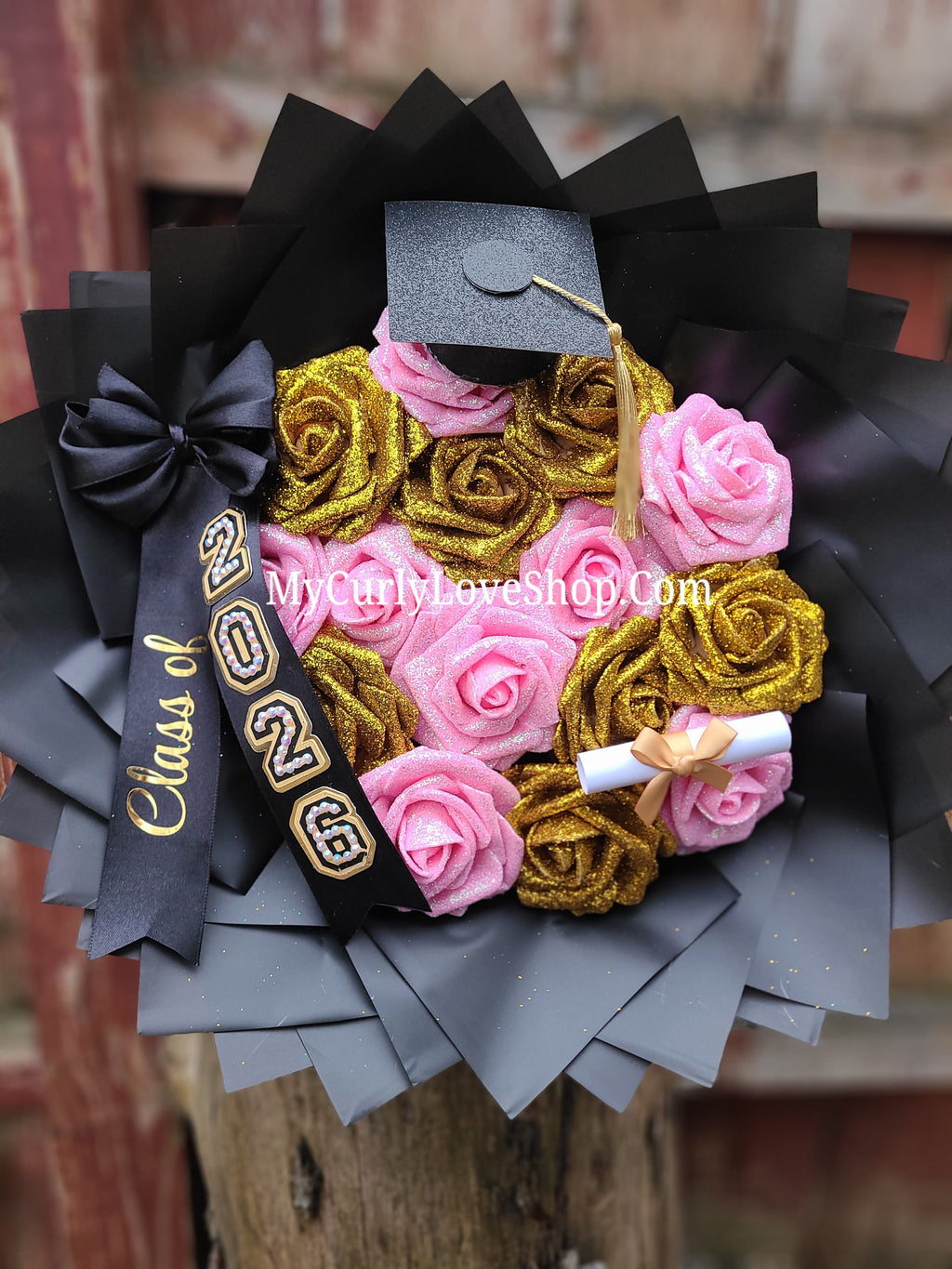 Graduation Bouquet comes with Personalized Graduation Cap, Diploma Embellishment, and Class of 2026 Ribbon. Lights are additional, see selection.&nbsp;